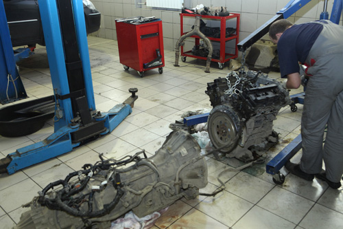 Двигатель Ниссан Патфайндер демонтаж для последующего ремонта